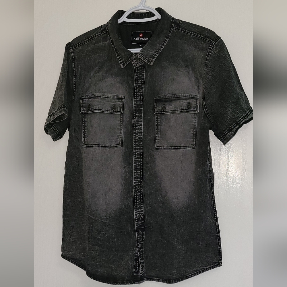 ⭐️3/$35 AIRWALK Denim Shirt NWOT